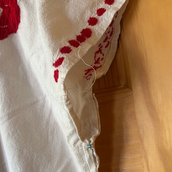 White and Red Mexican Embroidered Huipil - Picture 3 of 4